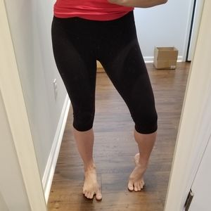 Black Athleta Capri Pants